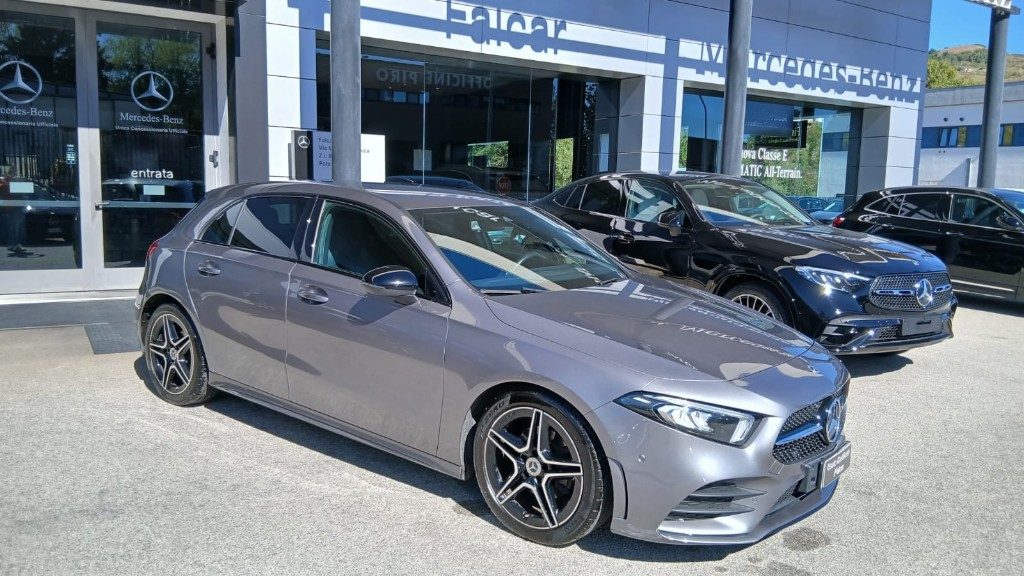 MERCEDES-BENZ A 200 d Automatic Premium